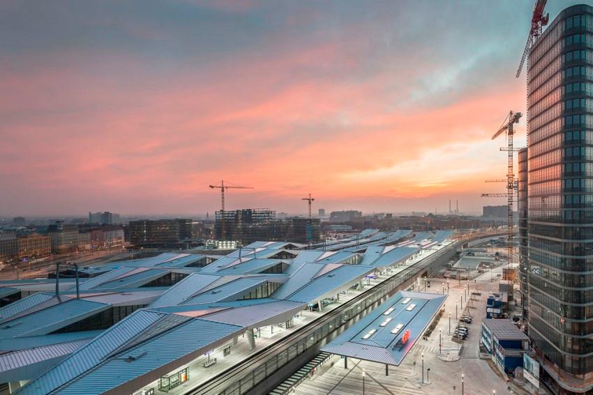 © ÖBB/Roman Bönsch View of the lozenge-shaped roof.